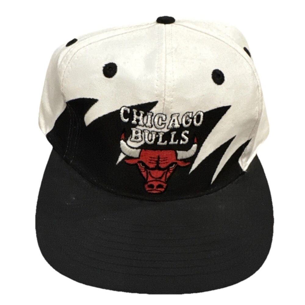 VINTAGE Logo 7 Chicago Bulls SHARKTOOTH SnapBack Hat NBA Shark Tooth Authentic